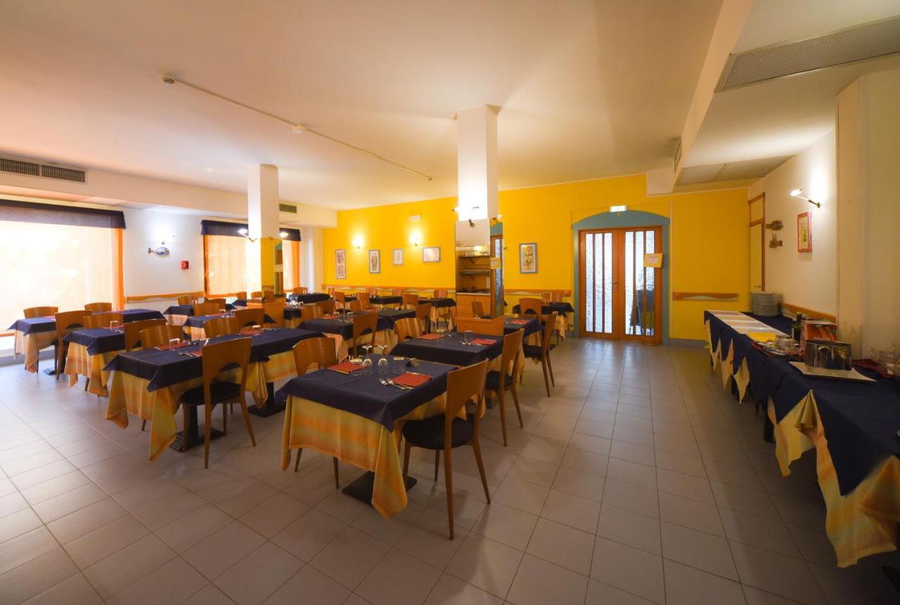 Hotel Kon Tiki San Vincenzo Exterior foto