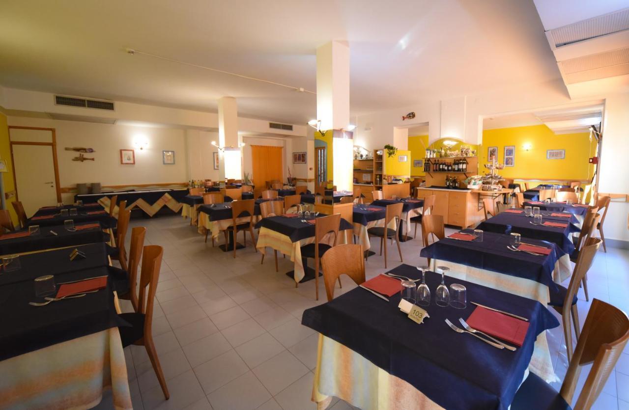 Hotel Kon Tiki San Vincenzo Exterior foto